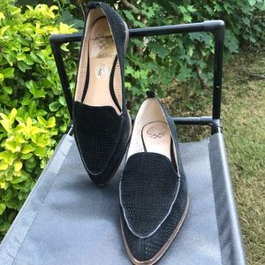 Vince Camuto Kade cutout suede loafer flat black